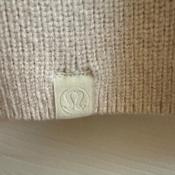 🍋 Lululemon Athletica: Soft Cream Crew Neck Sweater - Picture 2 of 5